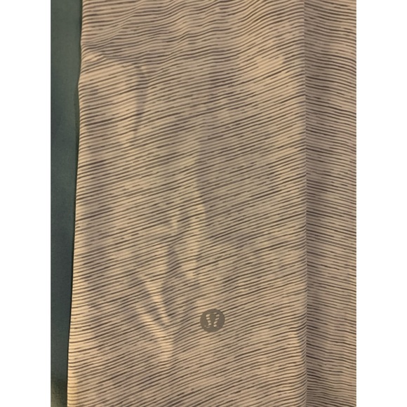 Lululemon Shirt Size Small - Picture 3 of 3